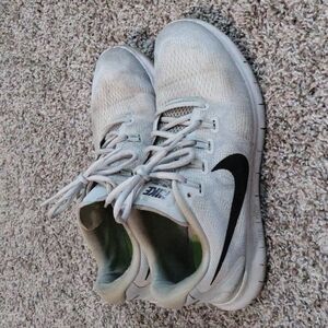Nike Women’s Size 10 Free RN Running Shoes